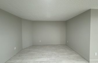 992 B Lariviere Salon B